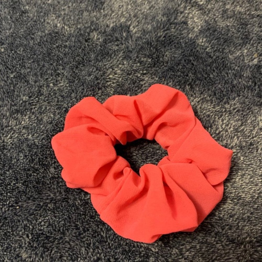 Scrunchie - Picture 4 of 4